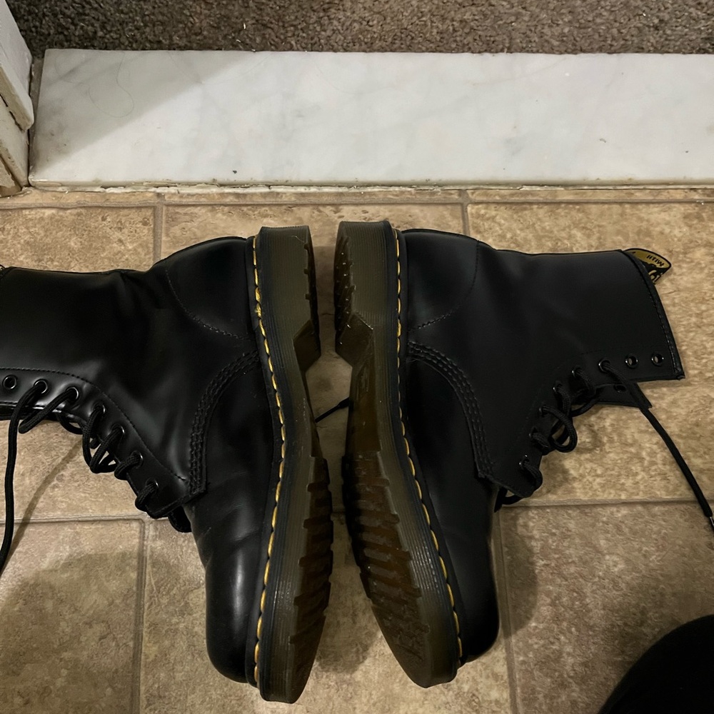 Dr. Doc Martens 1460 W Leather Boots Black Smooth Solid Lace-Ups Size 9 - Picture 2 of 9